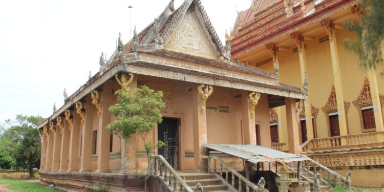 មត៌កបុរាណនៅវត្តស្លែង