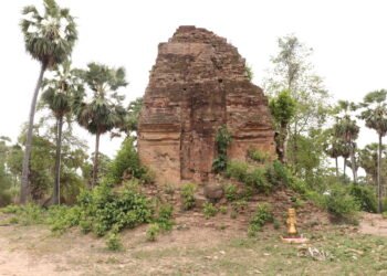 គុកជើង (ប្រាសាទត្នោតជុំខាងជើង)