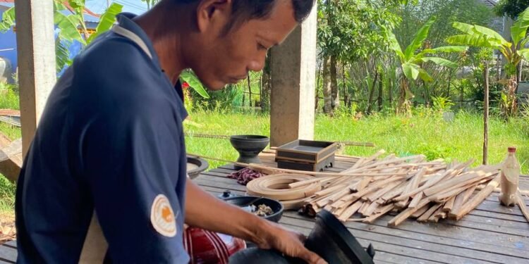 ខ្មុក-ម្រ័ក្សណ៍